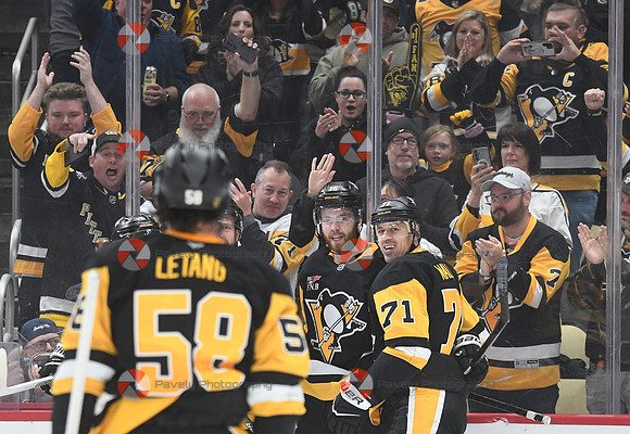 NHL: Columbus Blue Jackets at Pittsburgh Penguins