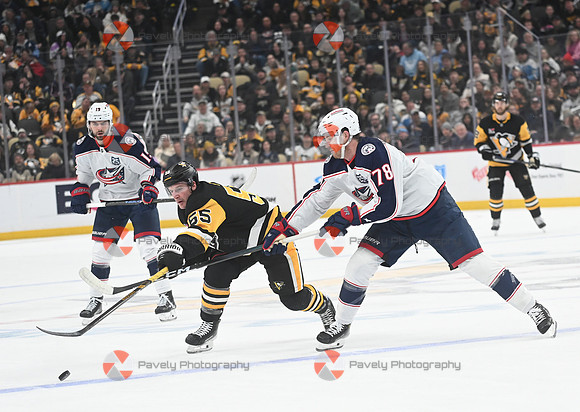 NHL: Columbus Blue Jackets at Pittsburgh Penguins