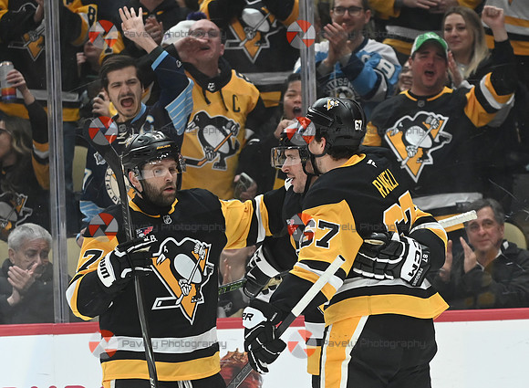 NHL: Columbus Blue Jackets at Pittsburgh Penguins
