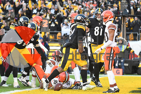 NFL: Cleveland Browns at Pittsburgh Steelers