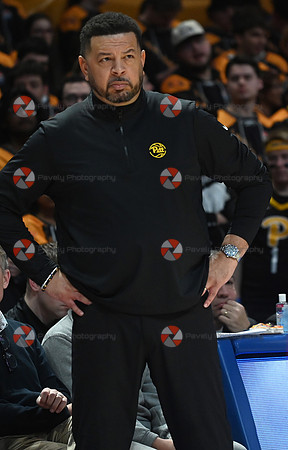 NCAA Basketball: Southern Methodist at Pittsburgh