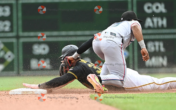 Marlins Pirates Baseball