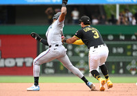 Marlins Pirates Baseball