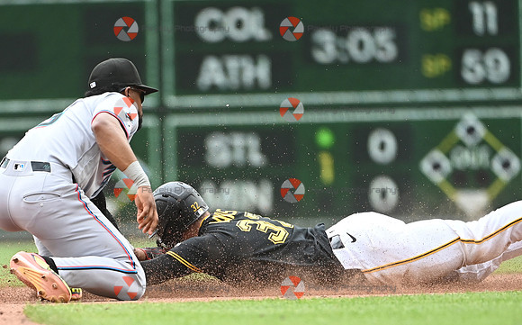 Marlins Pirates Baseball