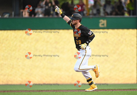 Braves Pirates Baseball