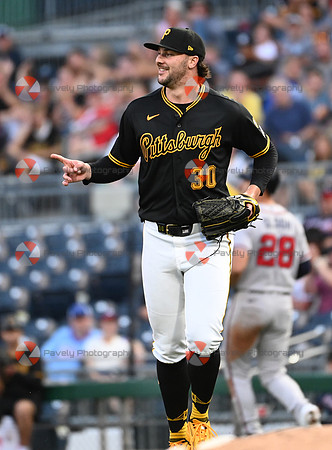 Braves Pirates Baseball