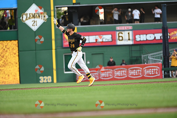 Braves Pirates Baseball