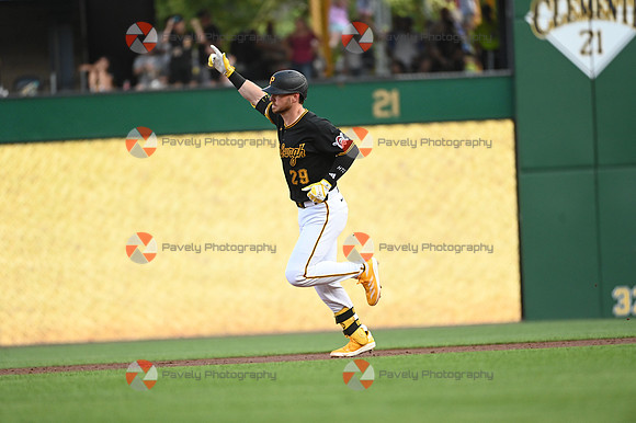 Braves Pirates Baseball