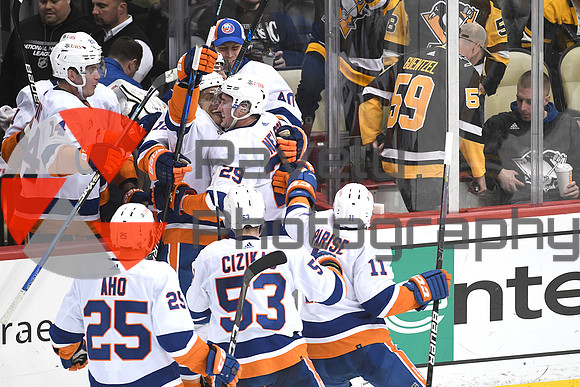 Islanders Penguins Hockey