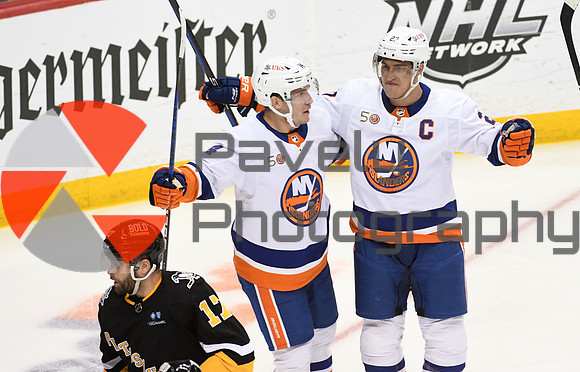 Islanders Penguins Hockey