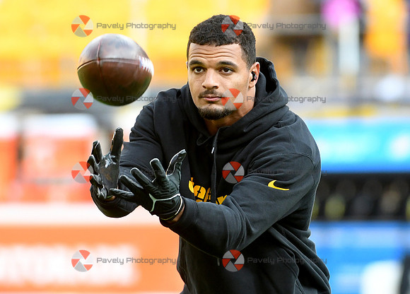 NFL: Baltimore Ravens at Pittsburgh Steelers