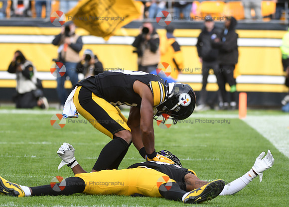 NFL: Baltimore Ravens at Pittsburgh Steelers