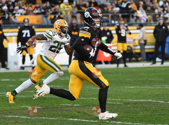 NFL: Green Bay Packers at Pittsburgh Steelers