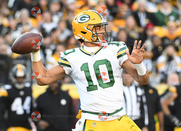 NFL: Green Bay Packers at Pittsburgh Steelers