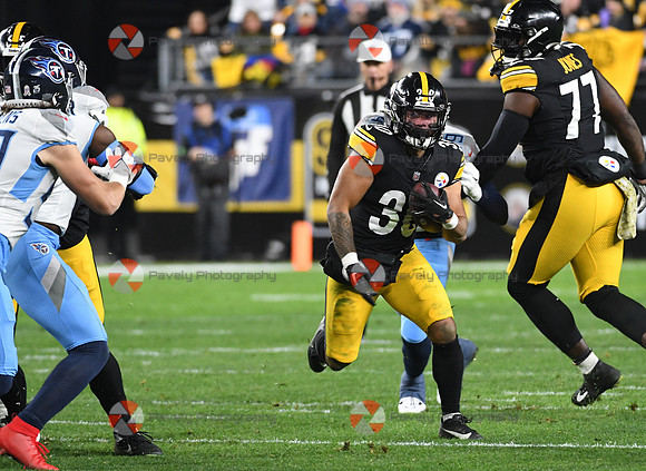 NFL: Tennessee Titans at Pittsburgh Steelers