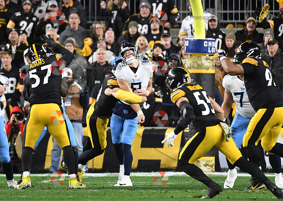 NFL: Tennessee Titans at Pittsburgh Steelers