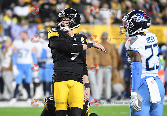 NFL: Tennessee Titans at Pittsburgh Steelers