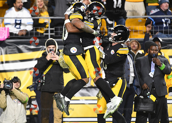 NFL: Tennessee Titans at Pittsburgh Steelers