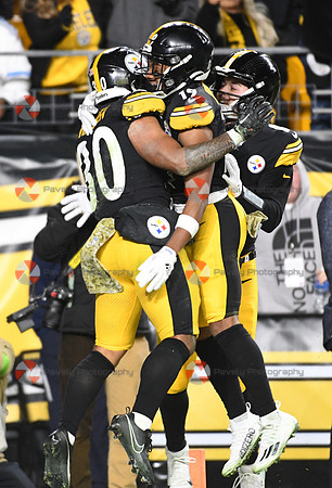 NFL: Tennessee Titans at Pittsburgh Steelers