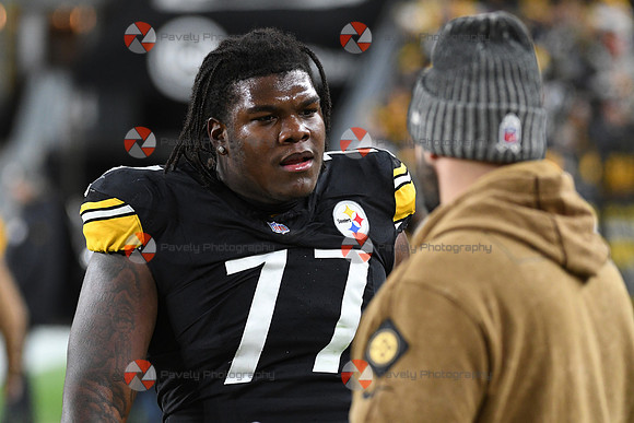 NFL: Tennessee Titans at Pittsburgh Steelers
