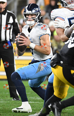 NFL: Tennessee Titans at Pittsburgh Steelers