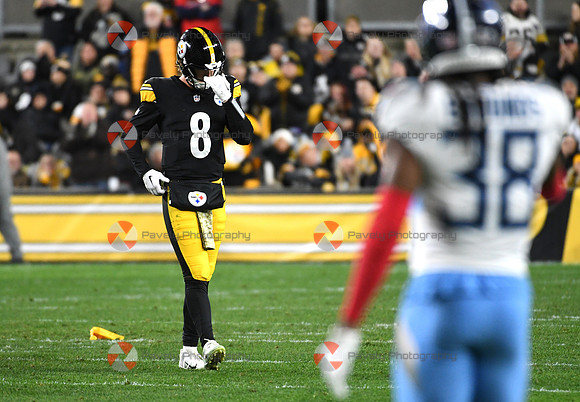 NFL: Tennessee Titans at Pittsburgh Steelers