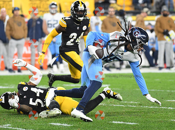 NFL: Tennessee Titans at Pittsburgh Steelers