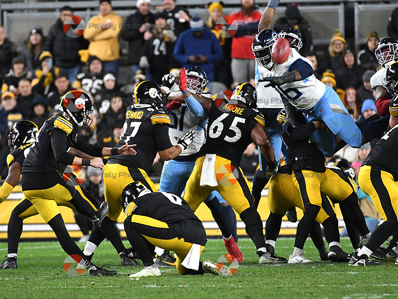 NFL: Tennessee Titans at Pittsburgh Steelers