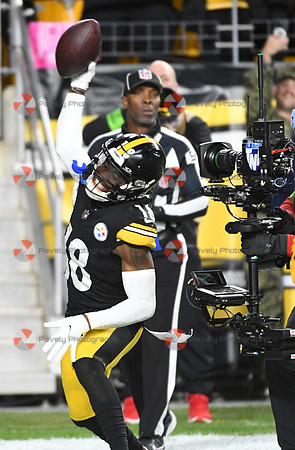 NFL: Tennessee Titans at Pittsburgh Steelers