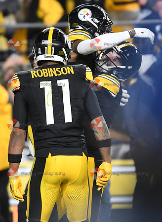NFL: Tennessee Titans at Pittsburgh Steelers