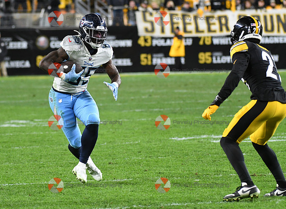 NFL: Tennessee Titans at Pittsburgh Steelers