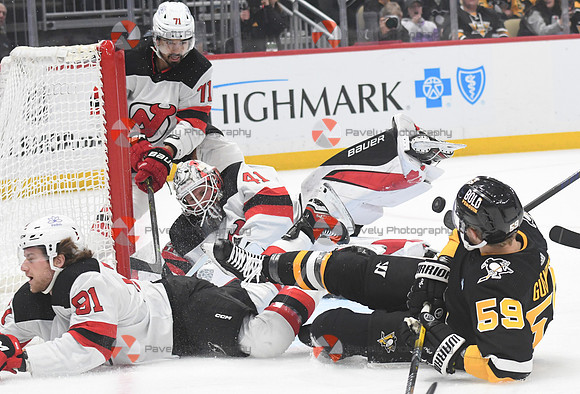 NHL: New Jersey Devils at Pittsburgh Penguins
