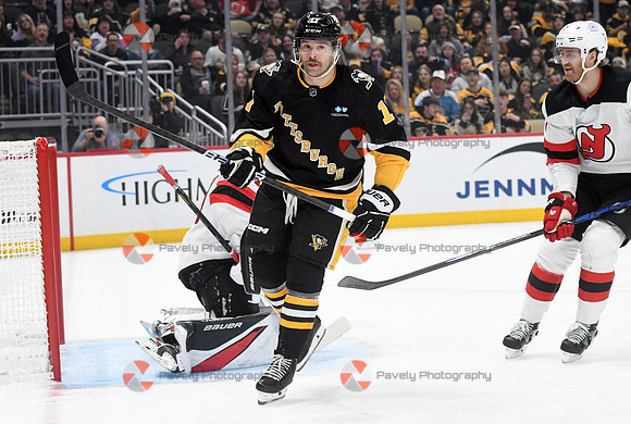 NHL: New Jersey Devils at Pittsburgh Penguins
