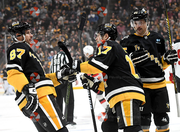 NHL: New Jersey Devils at Pittsburgh Penguins