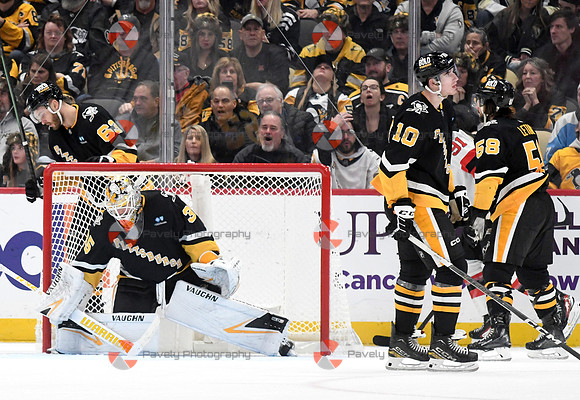 NHL: New Jersey Devils at Pittsburgh Penguins