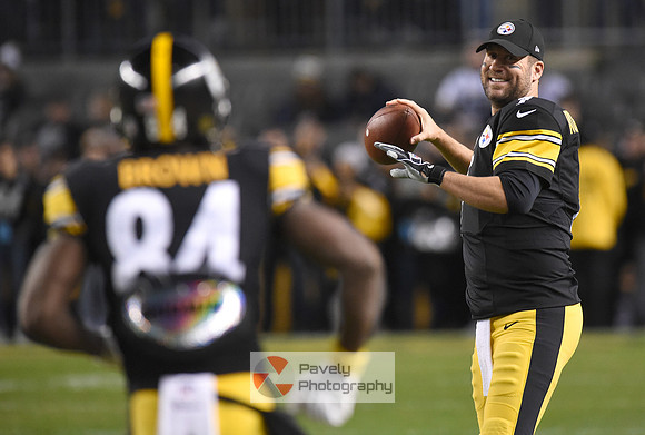 NFL: Los Angeles Chargers at Pittsburgh Steelers