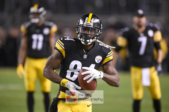 NFL: Los Angeles Chargers at Pittsburgh Steelers