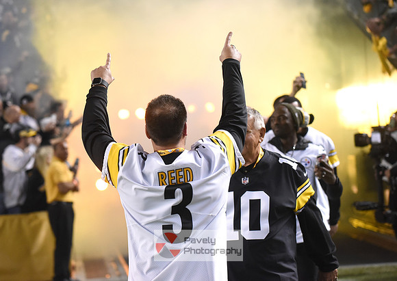 NFL: Los Angeles Chargers at Pittsburgh Steelers