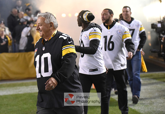 NFL: Los Angeles Chargers at Pittsburgh Steelers
