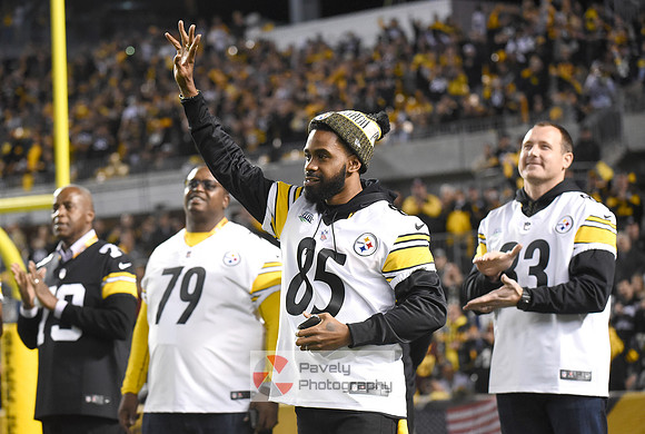 NFL: Los Angeles Chargers at Pittsburgh Steelers
