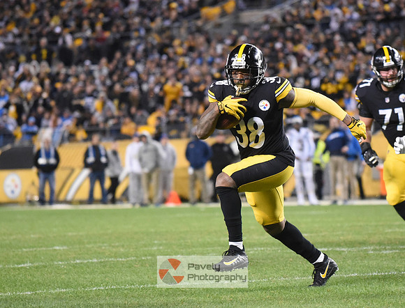 NFL: Los Angeles Chargers at Pittsburgh Steelers