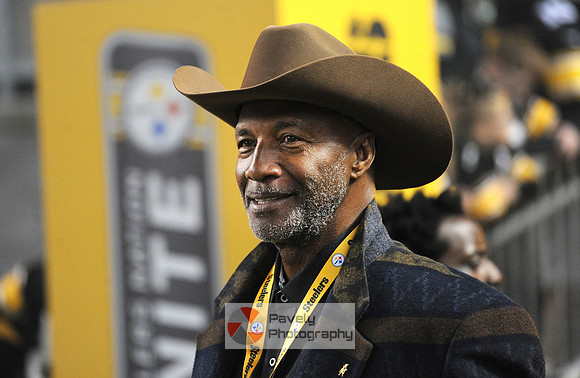 NFL: Los Angeles Chargers at Pittsburgh Steelers