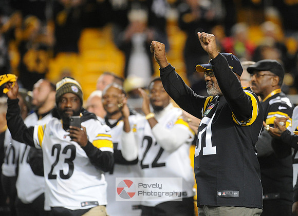 NFL: Los Angeles Chargers at Pittsburgh Steelers