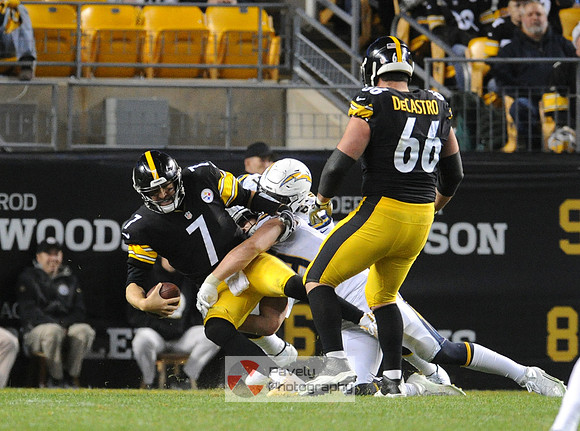 NFL: Los Angeles Chargers at Pittsburgh Steelers