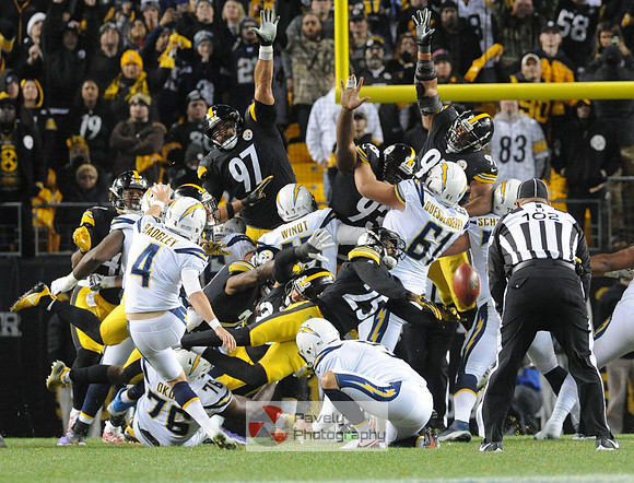 NFL: Los Angeles Chargers at Pittsburgh Steelers