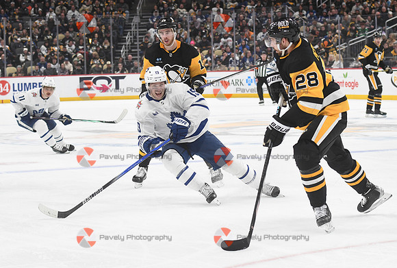 NHL: Toronto Maple Leafs at Pittsburgh Penguins