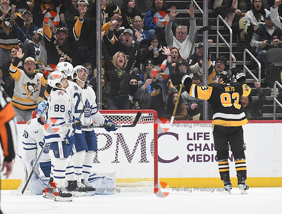 NHL: Toronto Maple Leafs at Pittsburgh Penguins
