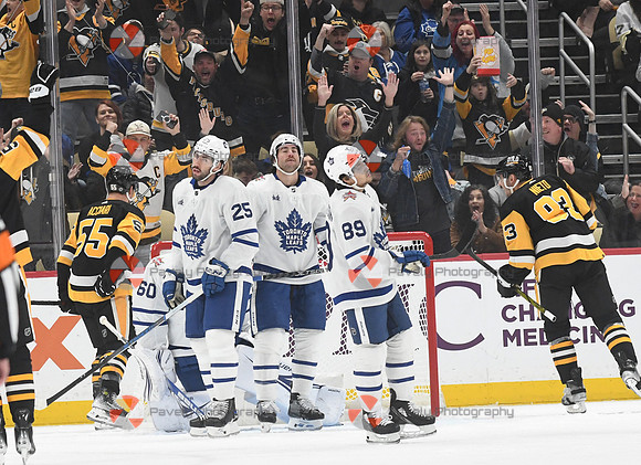 NHL: Toronto Maple Leafs at Pittsburgh Penguins