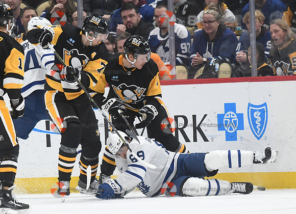 NHL: Toronto Maple Leafs at Pittsburgh Penguins