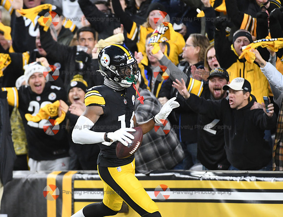NFL: Cincinnati Bengals at Pittsburgh Steelers